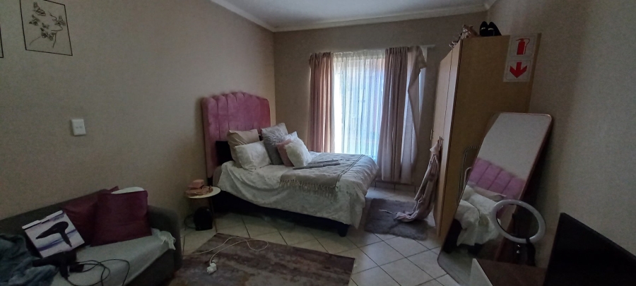 1 Bedroom Property for Sale in Vredenhof Sh Free State